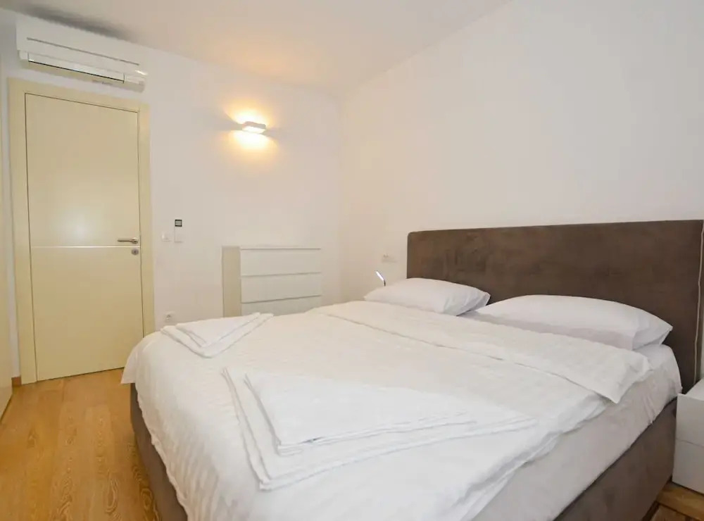 Family Friendly Spacious Apartment With Garden and Terrace