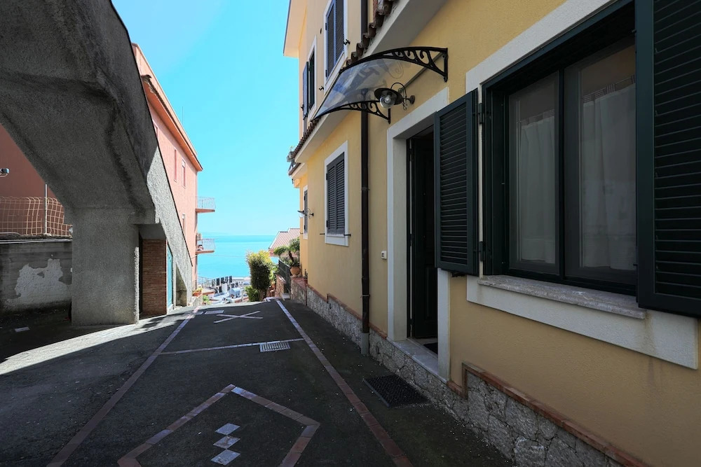 Flat Near The Historic Centre With Private Parking