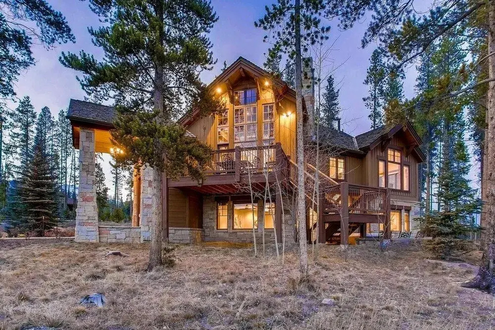 Snowy Point Chalet