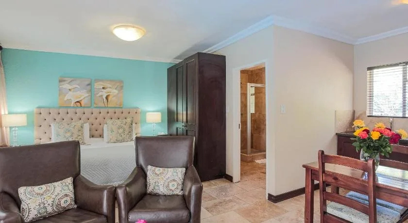 Woodmead Guest Lodge