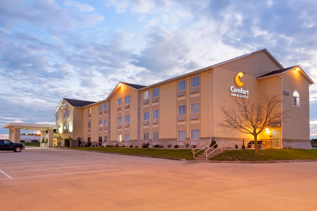 Comfort Inn & Suites near Route 66