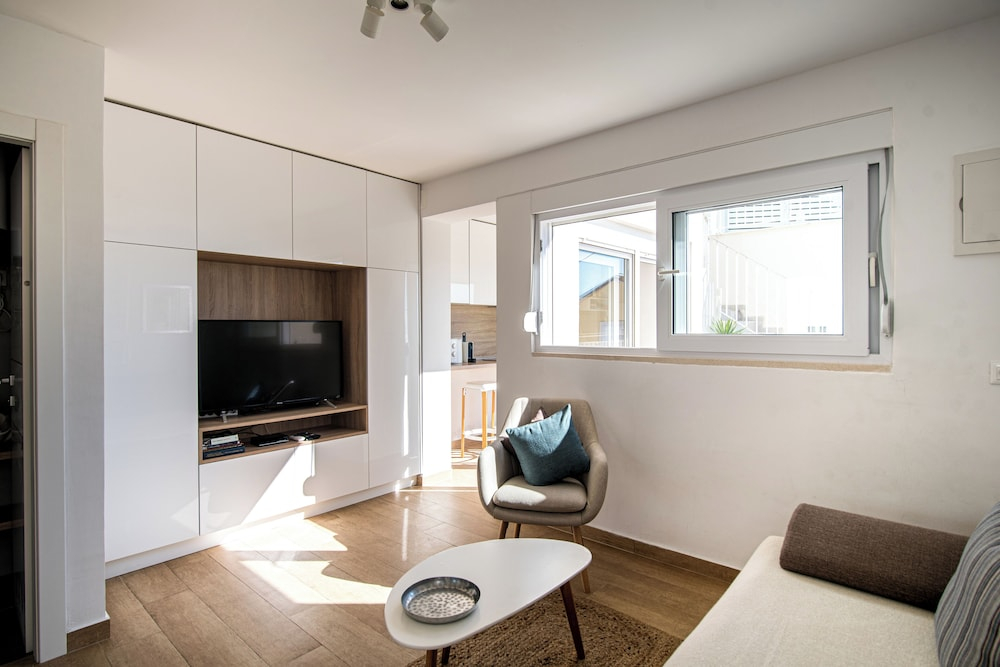 Adriatic Above Apartment by DuHomes