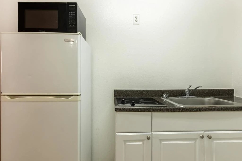 OYO Garden Inn and Suites Pearsall I-35 East