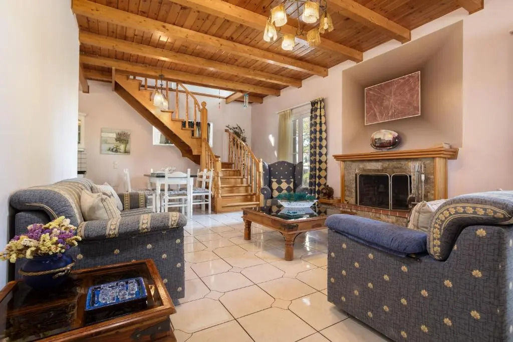 Ilenias 3 Bedroom House With Private Pool