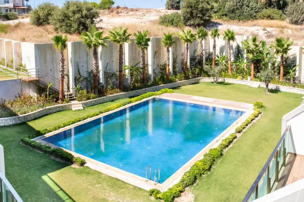 Superb Flat near Sea with Shared Pool in Cesme