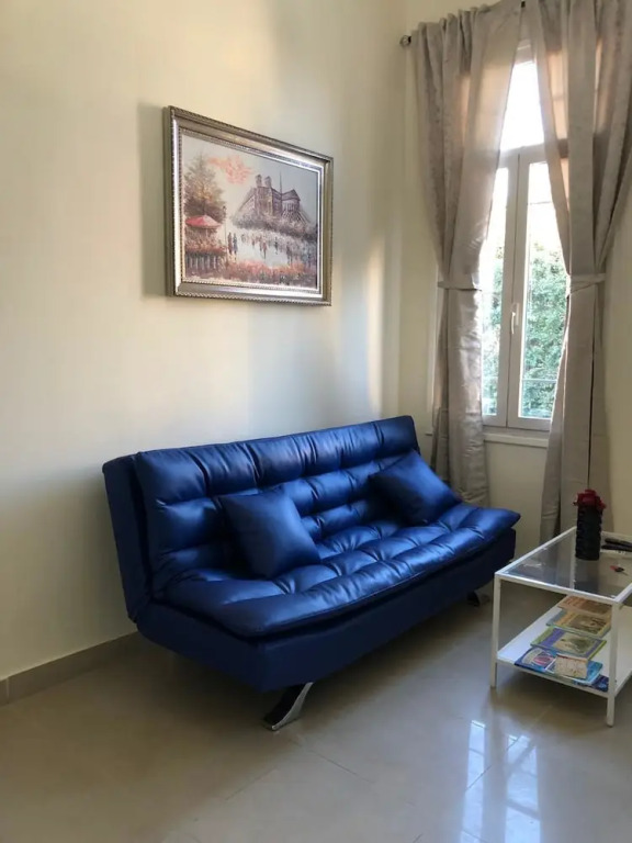 Unique TLV Bauhaus