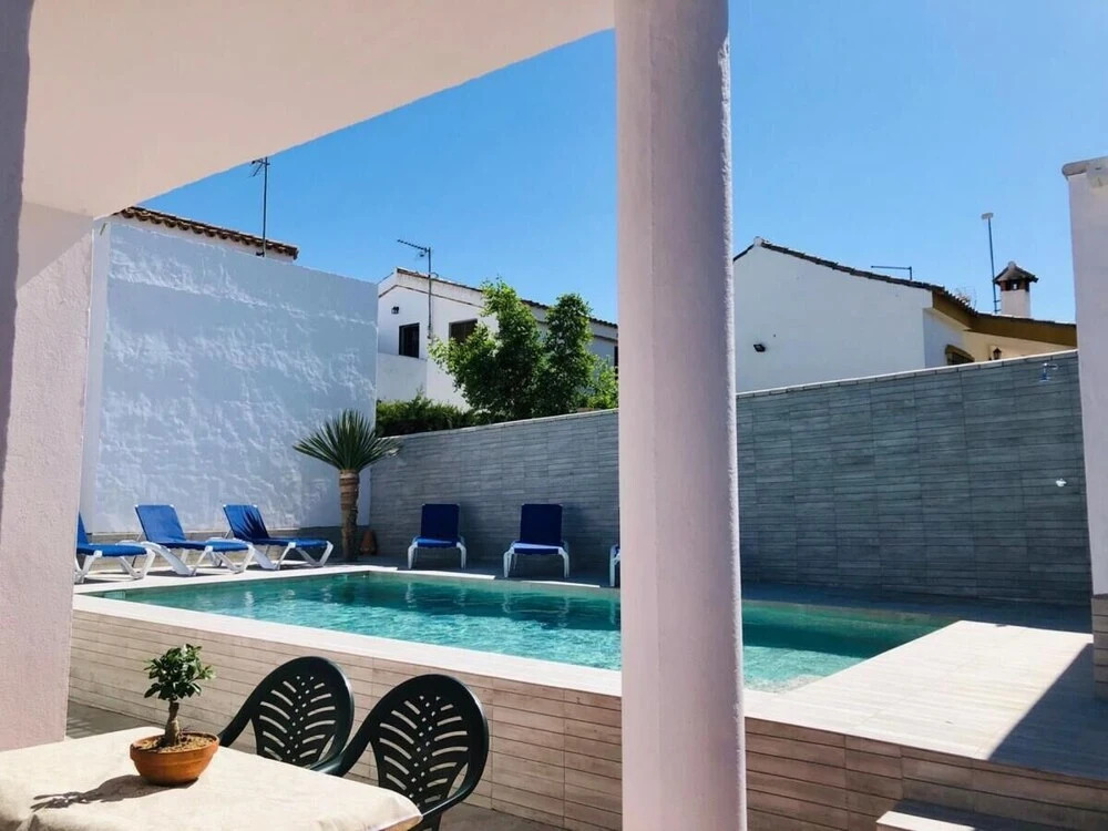 Chalet con Piscina Privada cerca del pueblo