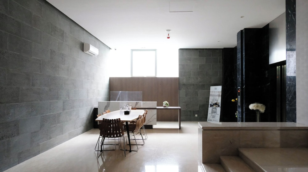 Good Location And New Studio At The City Square Surabaya Apartment