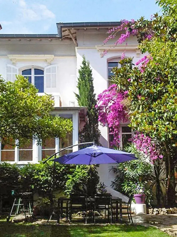 Superb Villa in Cannes on the French Riviera with Balcony, Garden And