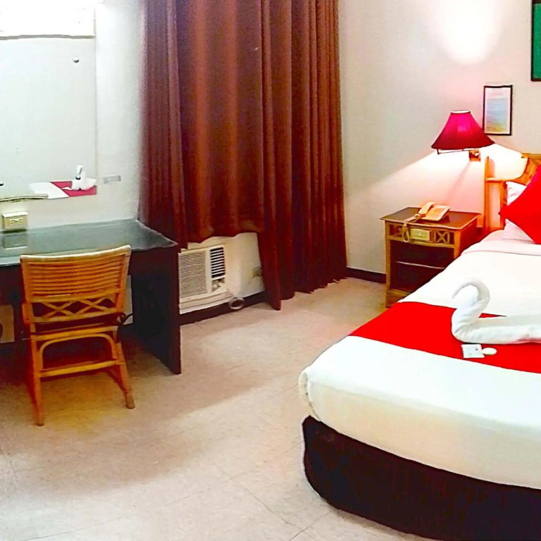 The Humbertos Hotel