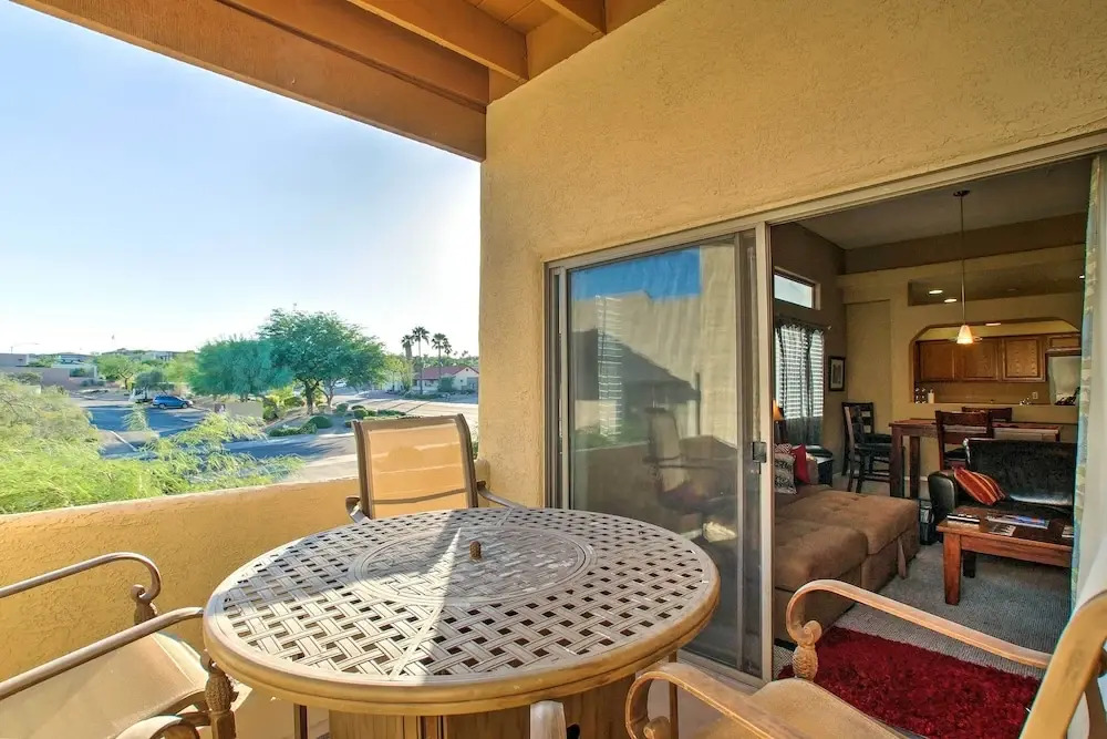 Lovely Condo w/ Balcony < 3 Miles to Parks + Golf!