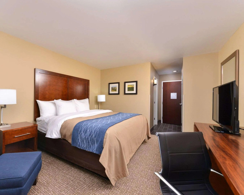 Comfort Inn & Suites Mandan - Bismarck