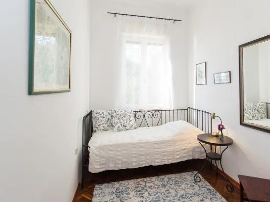 Apartment Ira