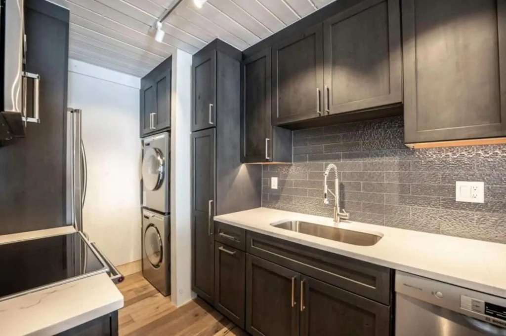 True Ski-In Ski-Out 2 BR Condo with Hot Tub