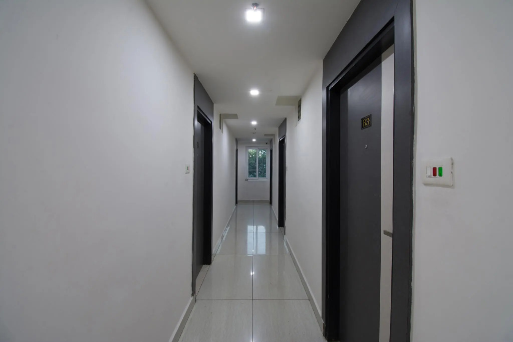 OYO 39870 Sricity