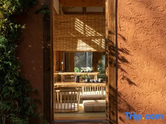 Lijiang ZenTea Garden Ancient Residence Beautiful Homestay