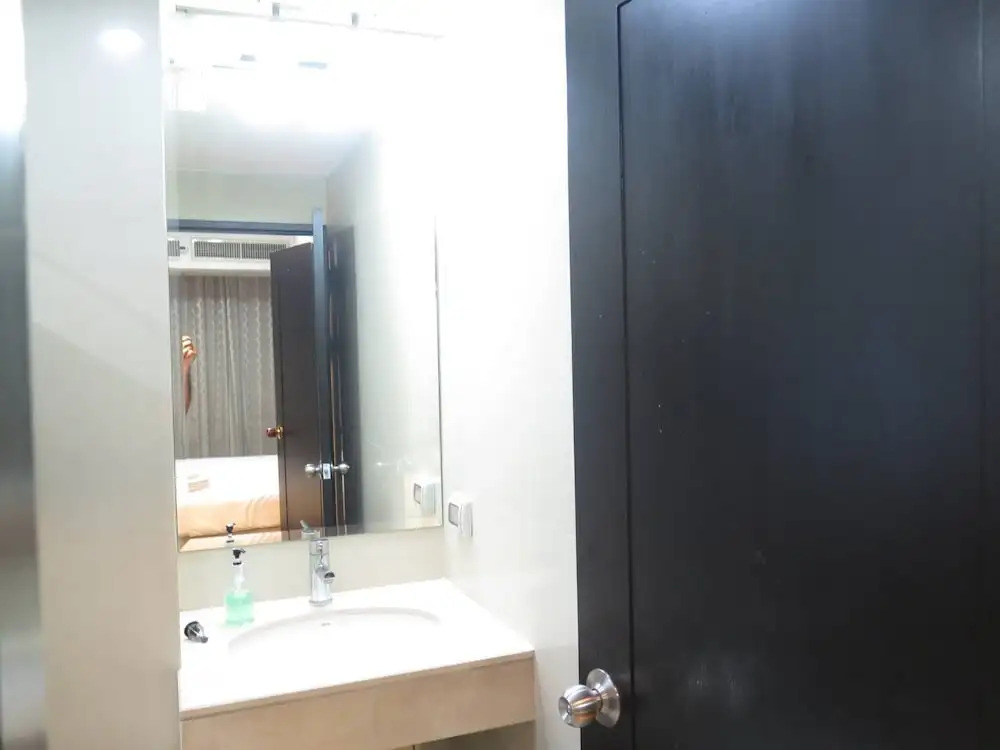 2A - 2 Bedroom Downtown Apartment With Shared Pool