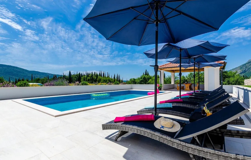 Beautiful Home In Gruda