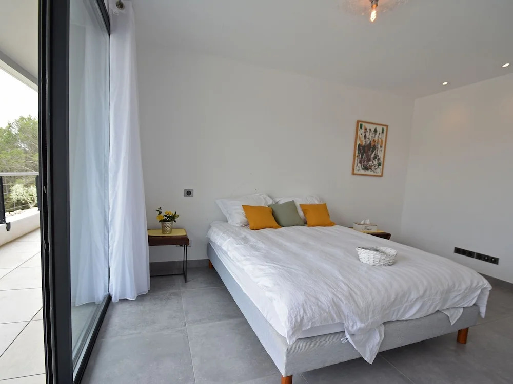 Villa on a High-end Residence in Nîmes With Heated Pool
