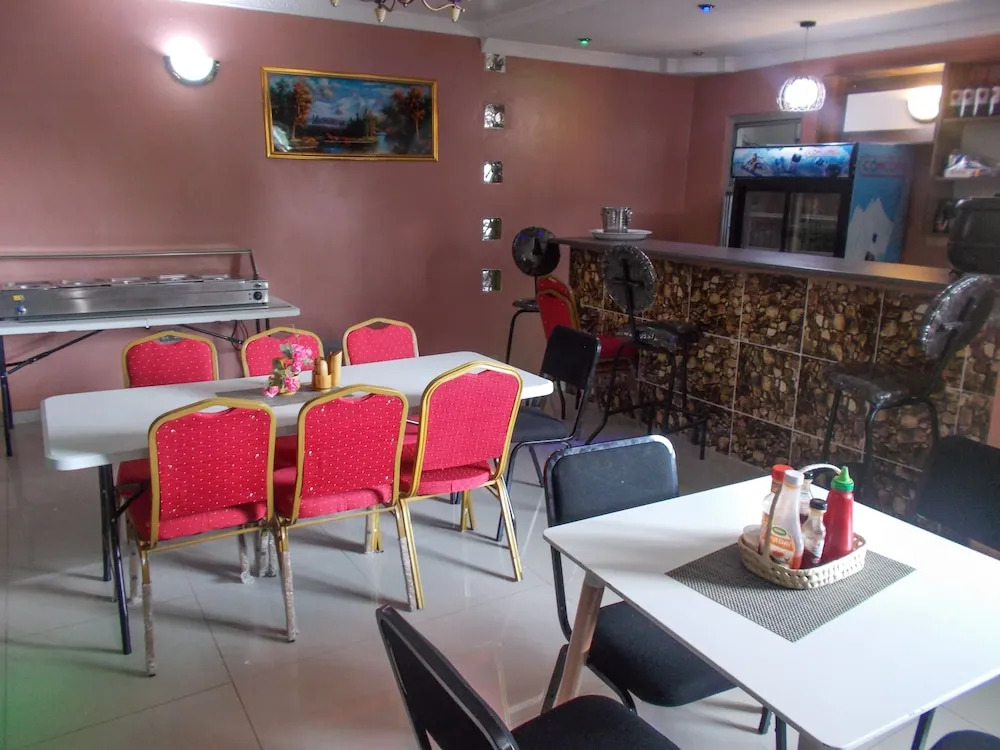 Shema Guest Lodge