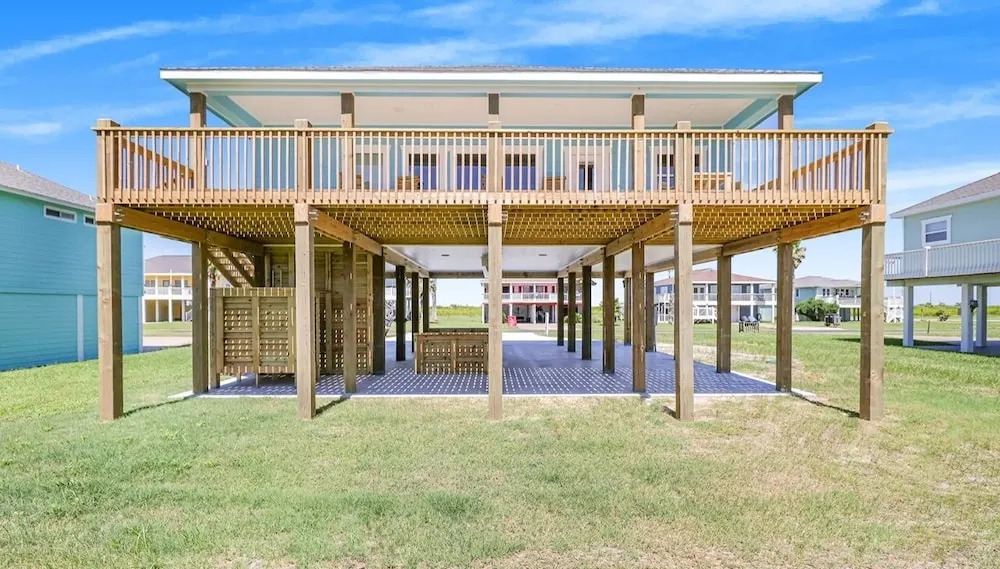 Tideâs Up 3 Bedroom Home by RedAwning