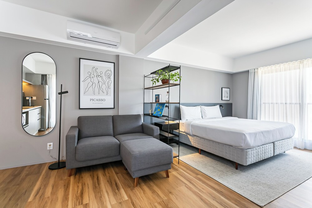 Studios Rio Branco by Viva - Prédio moderno, aptos com cama king-size no centro de Floripa