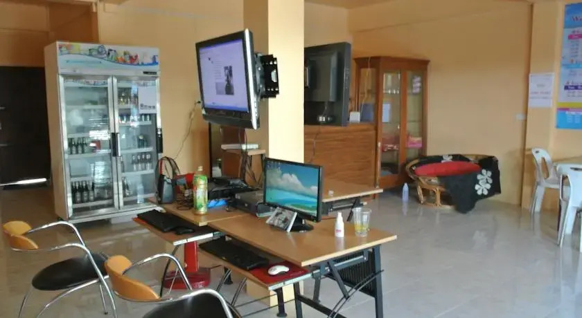 Bed n Bar Hostel