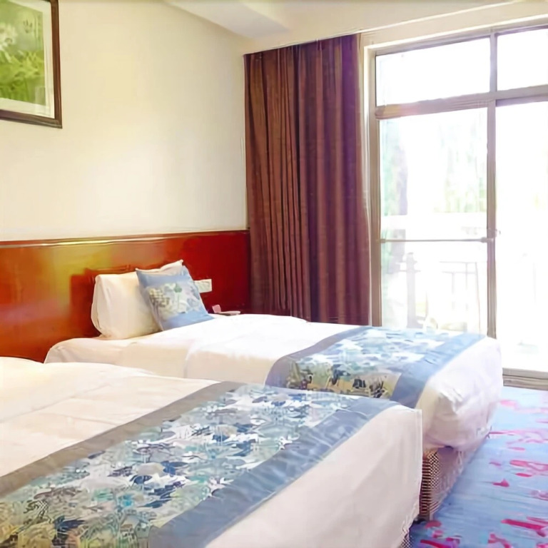 Huadao Holiday Hotel