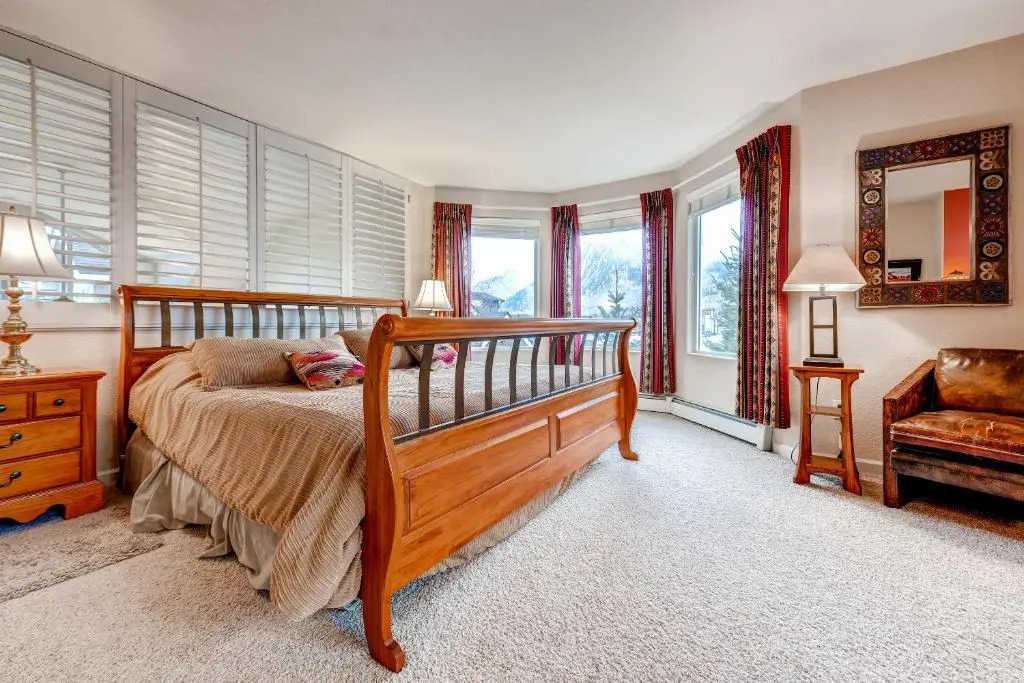 Three-Bedroom Spacious Condo 206 at Bay Club