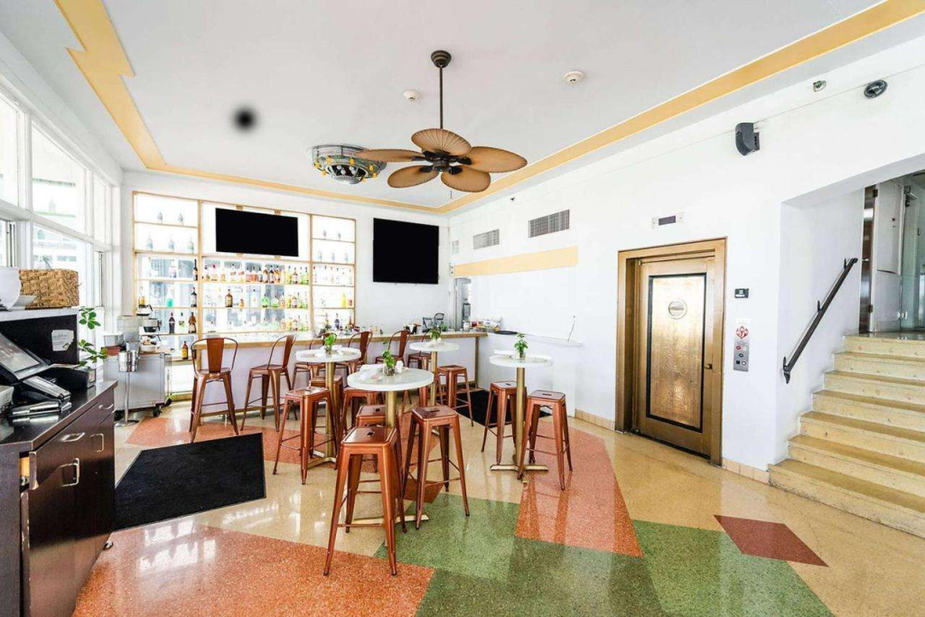 Majestic Hotel South Beach