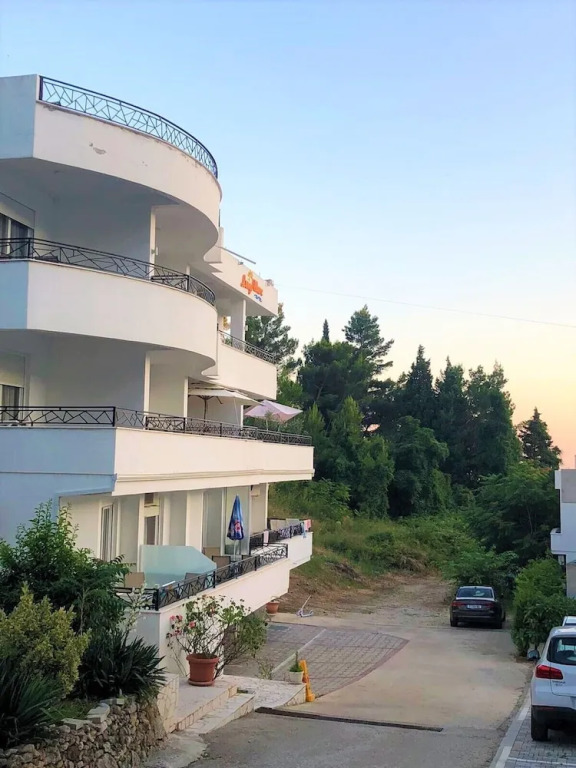 The Rooftop Apartment with Sea view