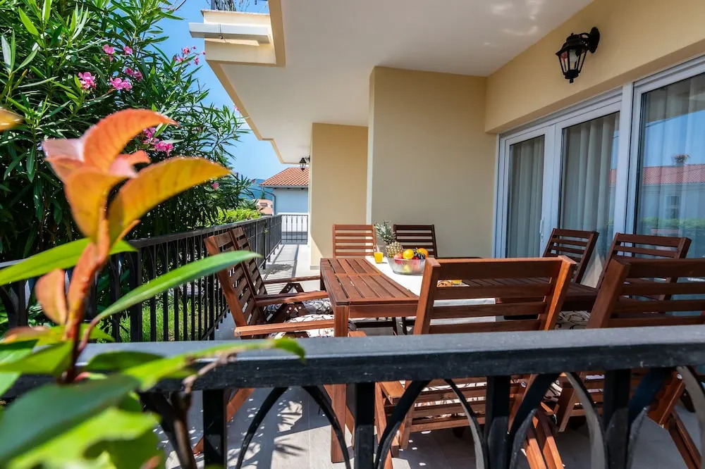 Apartments Makora
