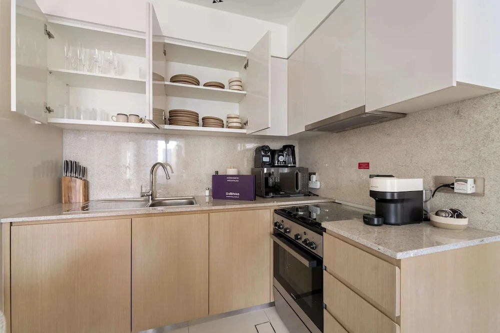 Silkhaus Luxurious 1BR Downtown Burj Royale