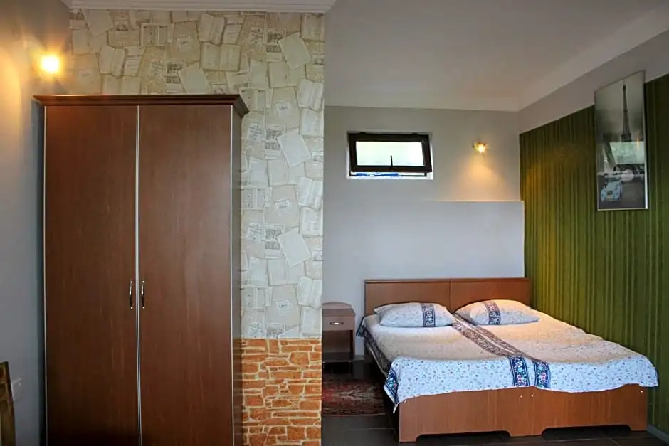 TJ Guest House