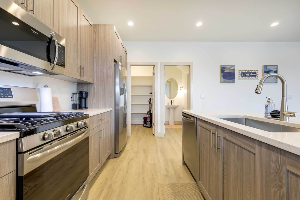 Modern Santa Clara Vacation Rental w/ Patio