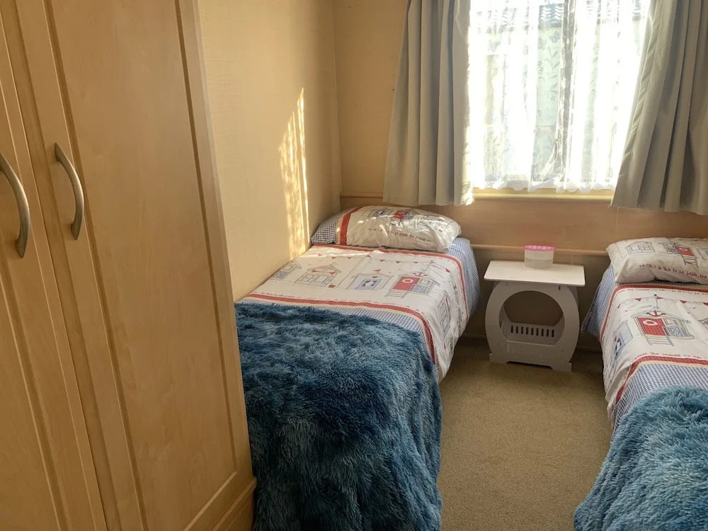 Lovely 2 Bed Chalet in Clacton-on-sea