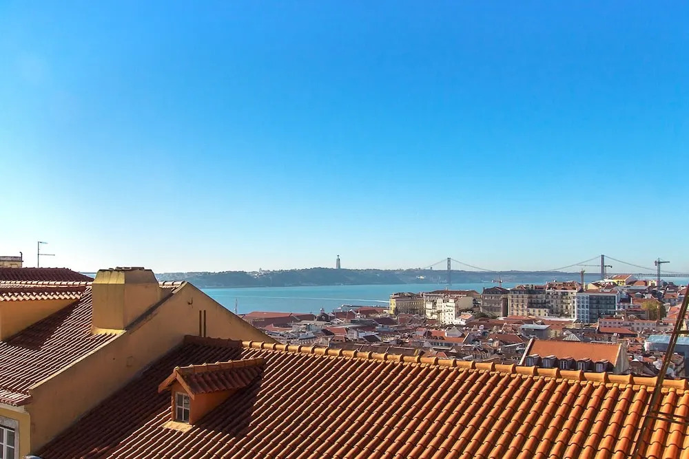 Castelo River View by Homing