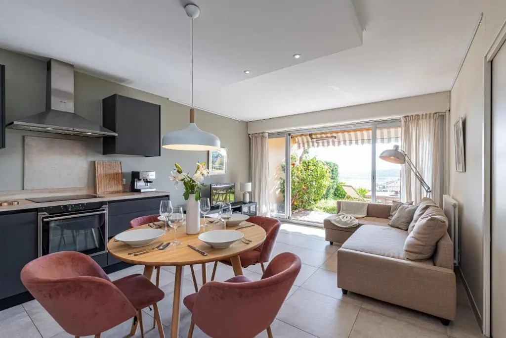 2 BDR Villefranche-sur-Mer Sea View Parking and Swimming Pool
