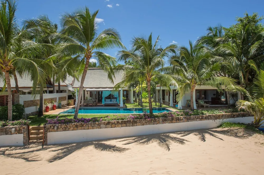 Miskawaan Beachfront Villas