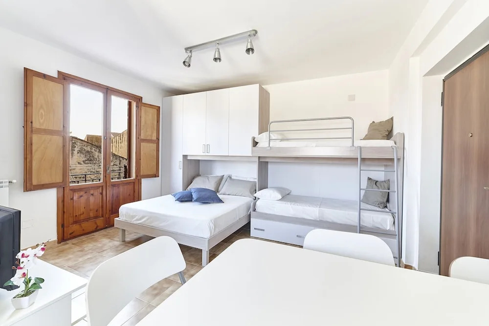 Specchio Apartment