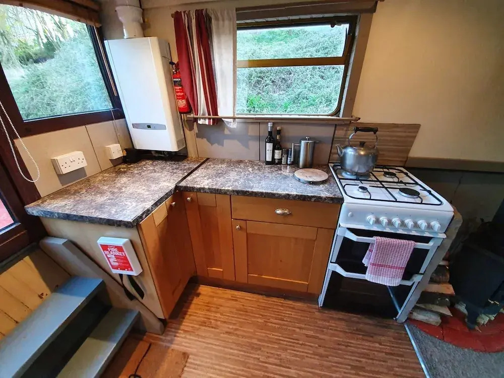 The Cru Houseboats