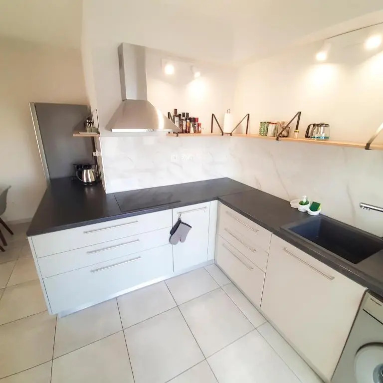 Sea Breeze Central, 2bed