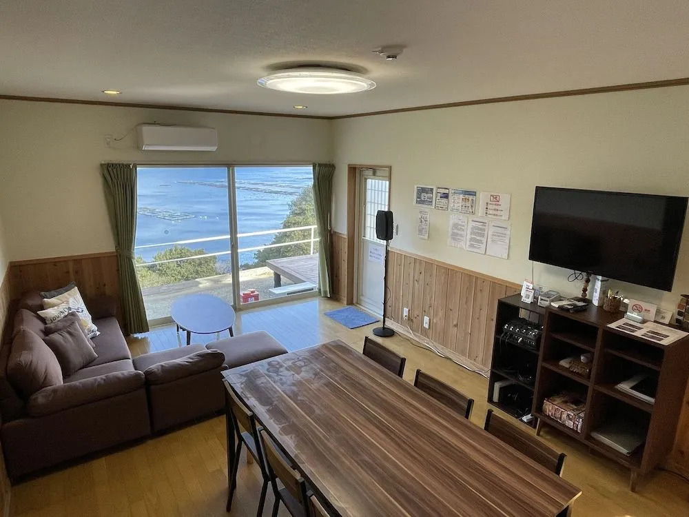 Tsubaki House