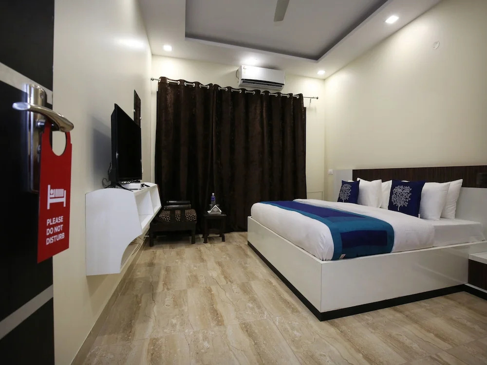 OYO 9940 Shashank Villa