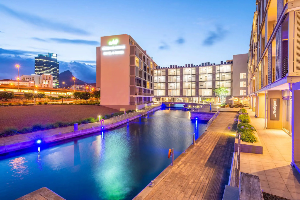 aha Harbour Bridge Hotel & Suites