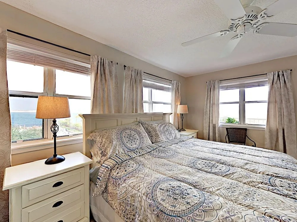 Gulf Road Condo 27222 - 2 Br condo by RedAwning