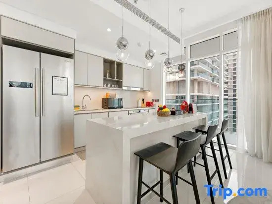Luxury 3BHK + Maid Sea View & Private Beach