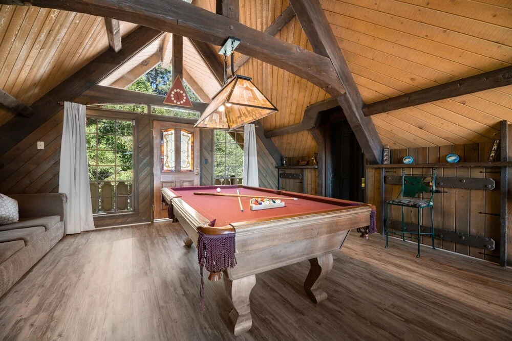 Alpine Lakefront - Lakefront Cabin And All The Amenities Really Fun From The Pool Table And Spa 3 Bedroom Home
