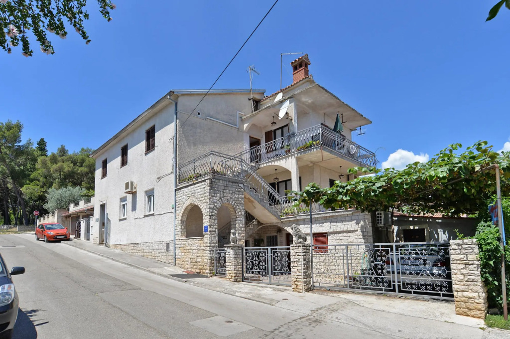 Apartment 1684