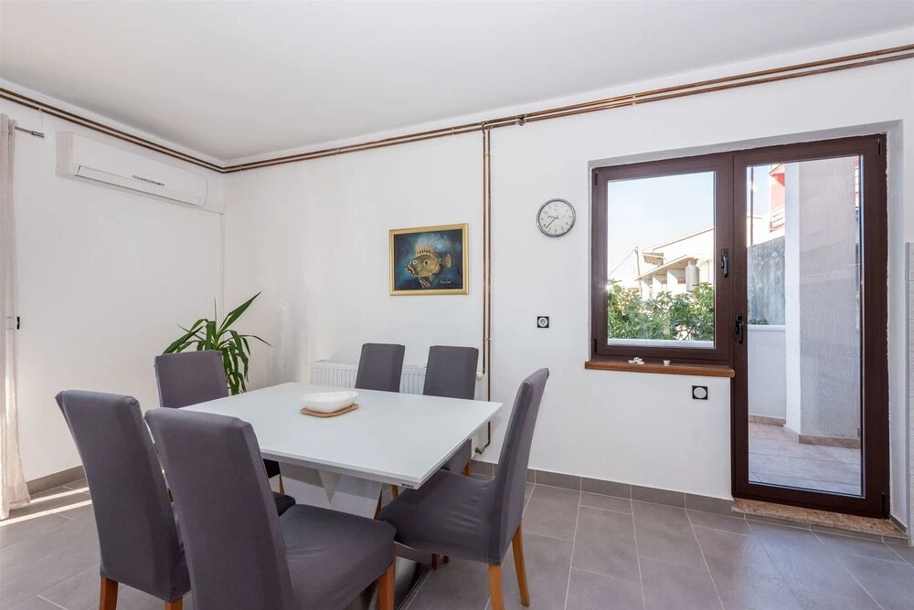 Apartments by the sea Tisno, Murter - 21657